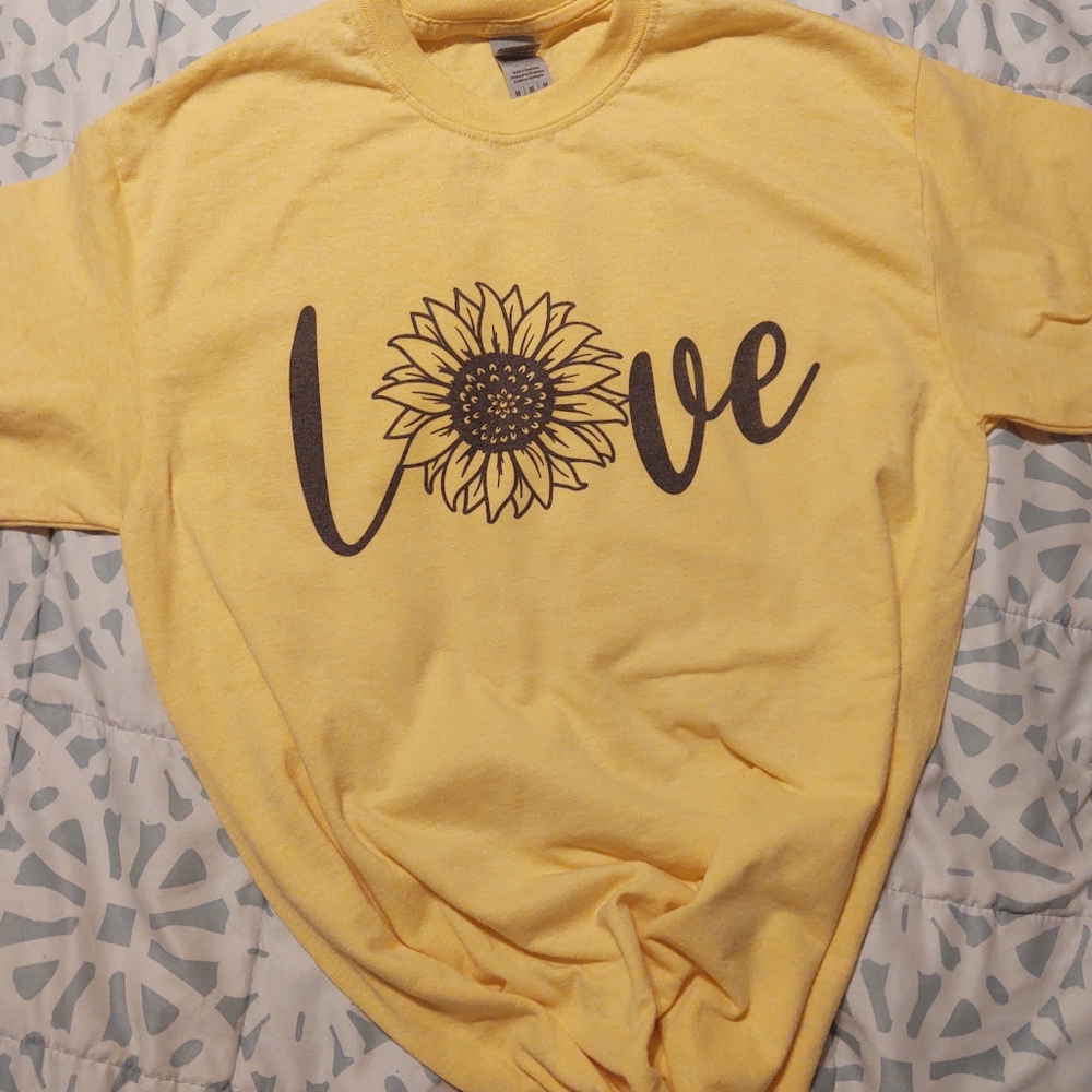 Sunflower love tee